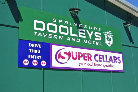 Dooleys Springsure Tavern And Motel - Hotel Gold Coast 0