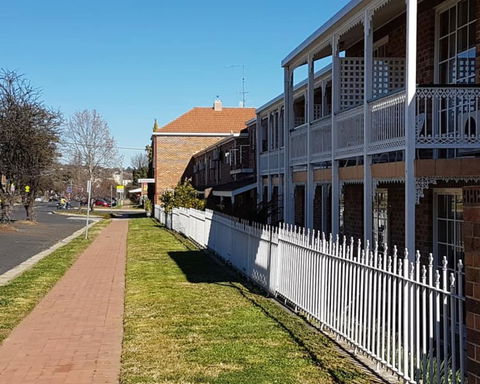Golden Age Motor Inn Queanbeyan - Hotel Gold Coast 1