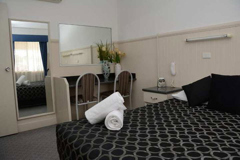 Ben Chifley Motor Inn - Hotel Gold Coast 6