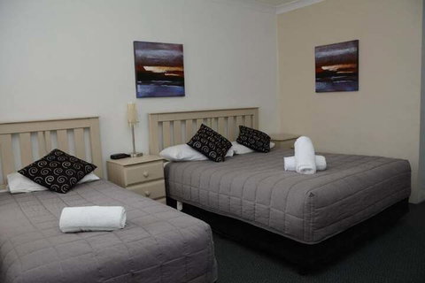 Ben Chifley Motor Inn - Hotel Gold Coast 7