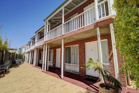 The Jetty Resort - Hotel Gold Coast 1