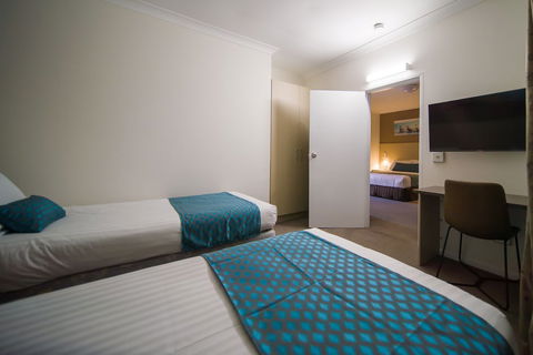 Hamiltonâ€™s Queanbeyan Motel - Hotel Gold Coast 5