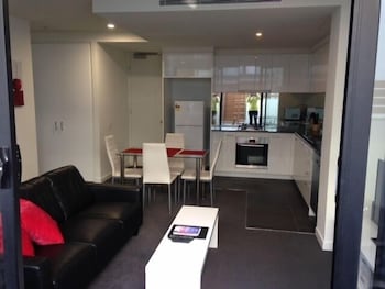 Essendon Apartments - Hotel Gold Coast 2