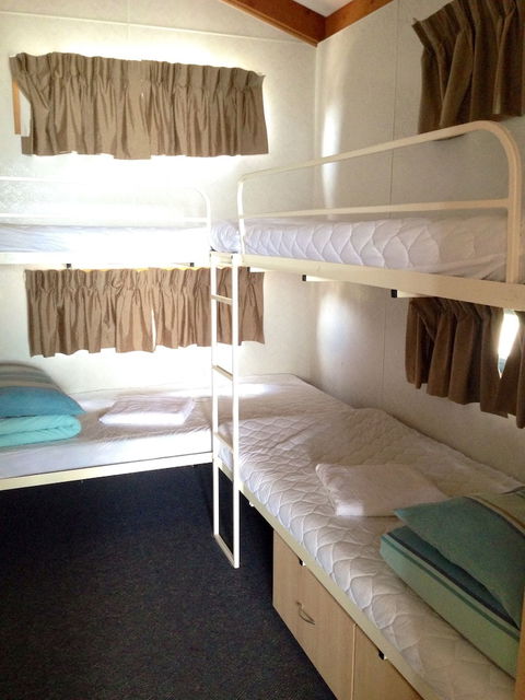 Two Shores Holiday Village - Hotel Gold Coast 2