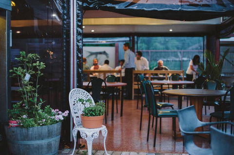 Gundaroo Colonial Inn - Hotel Gold Coast 2