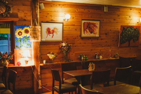 Gundaroo Colonial Inn - Hotel Gold Coast 6