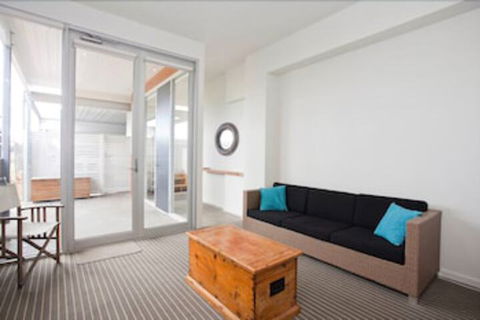 Four Kings Apartments - Hotel Gold Coast 4