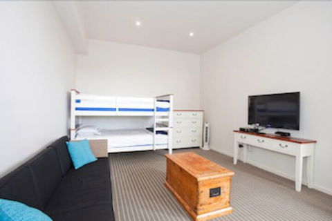 Four Kings Apartments - Hotel Gold Coast 5