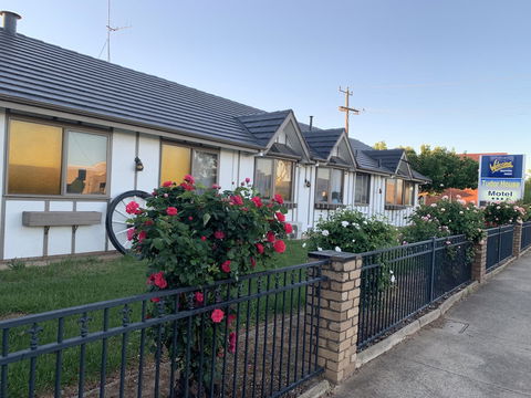 Tudor House Motel - Hotel Gold Coast 3