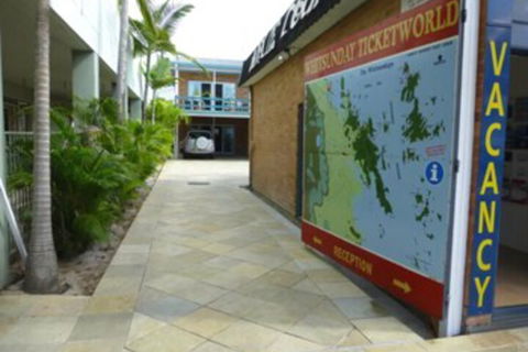 Airlie Court Units - Hotel Gold Coast 2