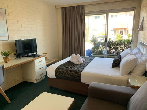 Crest Motor Inn - Hotel Gold Coast 6