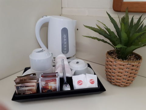 Crest Motor Inn - Hotel Gold Coast 4