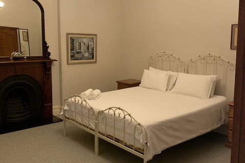 Arundel's Boutique Accommodation - Hotel Gold Coast 7