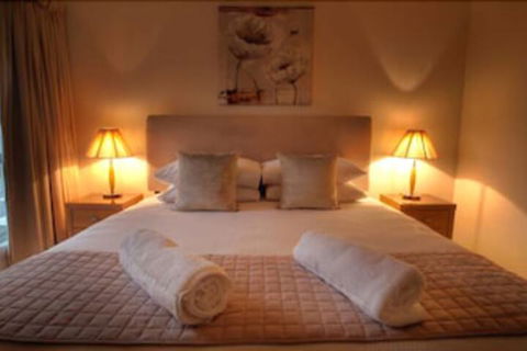 Azjure Studio Retreat - Hotel Gold Coast 2