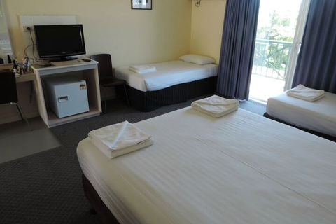 Comfort Inn The Lakes - Hotel Gold Coast 5