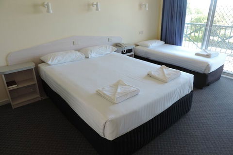 Comfort Inn The Lakes - Hotel Gold Coast 3