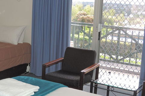 Comfort Inn The Lakes - Hotel Gold Coast 2