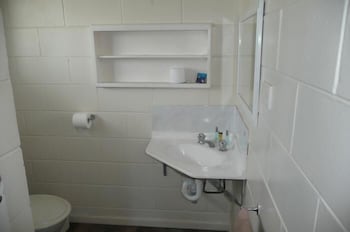 Ocean Breeze Units - Hotel Gold Coast 2
