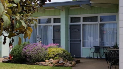 Kangaroo Island Accommodation - Hotel Gold Coast 0