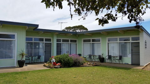 Kangaroo Island Accommodation - Hotel Gold Coast 1