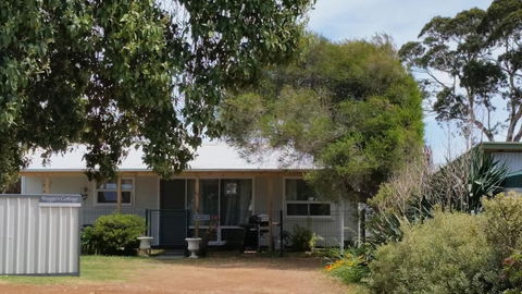 Kangaroo Island Accommodation - Hotel Gold Coast 3
