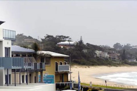 Mollymook Beachfront Executive Apartment - Hotel Gold Coast 2