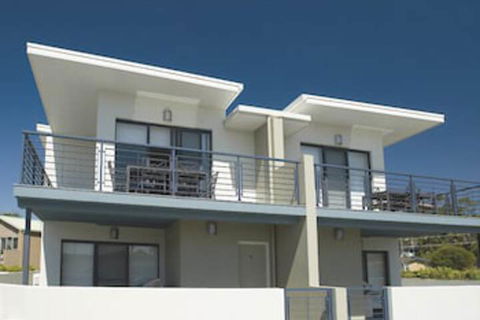 Mollymook Beachfront Executive Apartment - Hotel Gold Coast 3