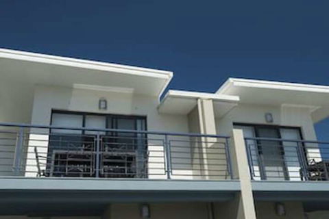 Mollymook Beachfront Executive Apartment - Hotel Gold Coast 6