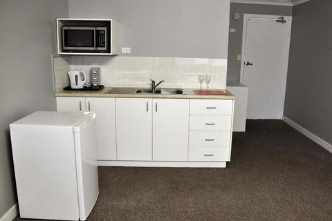 Bribie Island Square - Hotel Gold Coast 2