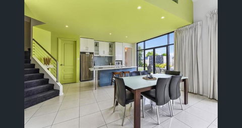 Merlot Verdelho Townhouses - Hotel Gold Coast 3