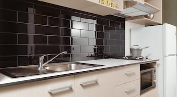 Abercrombie Student Accommodation - Hotel Gold Coast 1