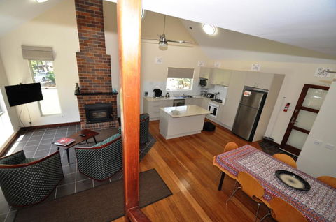 11 Barkala St. Dalmeny - Hotel Gold Coast 6
