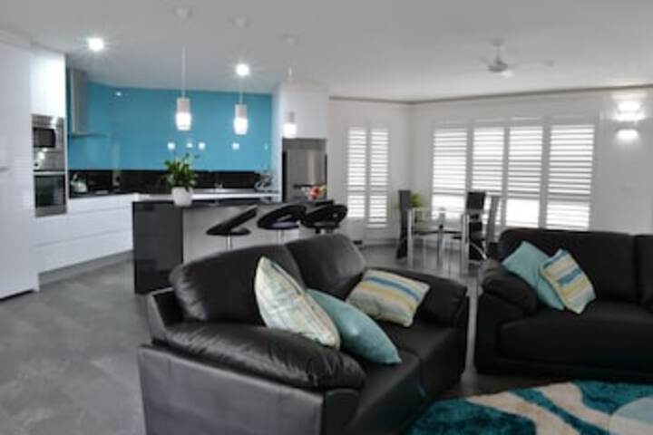 East Lynne NSW Hotel Gold Coast
