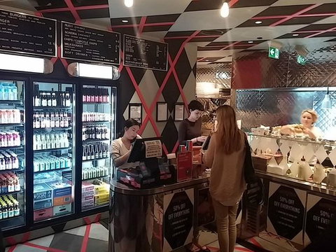 Huxtaburger - Hotel Gold Coast 0