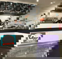 Sazys Fish  Chips - Hotel Gold Coast