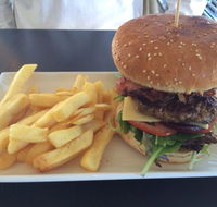 Jules by the Lake Cafe - Hotel Gold Coast