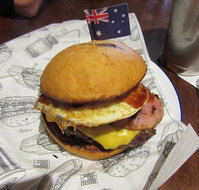 Burgers Fries Shakes - Hotel Gold Coast
