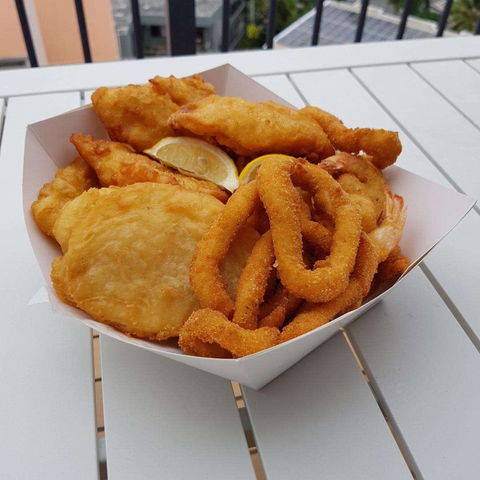 Whitsunday Seafood Bar - Hotel Gold Coast 0