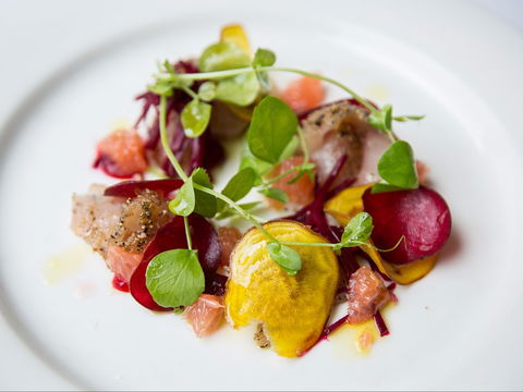 Grazing At Gundaroo - Hotel Gold Coast 1