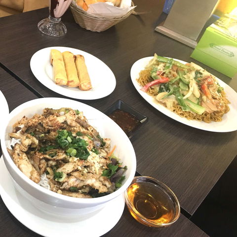 Anna's Eatery - Hotel Gold Coast 0