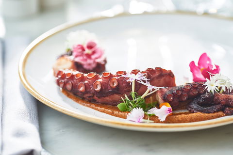 Q Dining - Hotel Gold Coast 1