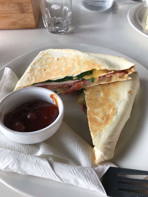Monty’s Cafe - Hotel Gold Coast 0