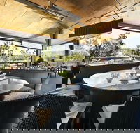 Pacific Pines Tavern - Hotel Gold Coast