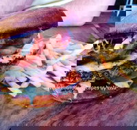 3 Monkeys Cafe - Hotel Gold Coast