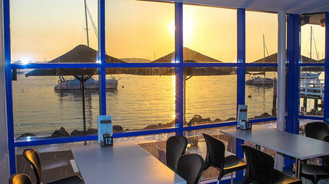 GJ's Bay Cafe And Grill - Hotel Gold Coast 2