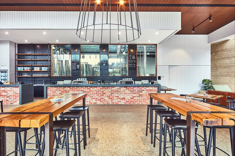 St Andrews Beach Brewery - Hotel Gold Coast 1