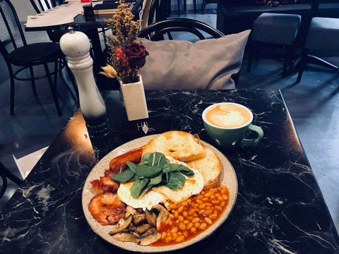 HWL Cafe & Bar - Hotel Gold Coast 0