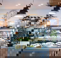 Arch View  Cafe - Hotel Gold Coast