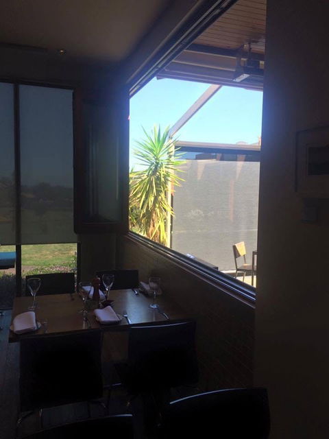 Ambrosia Cafe Bar Foodstore - Hotel Gold Coast 0