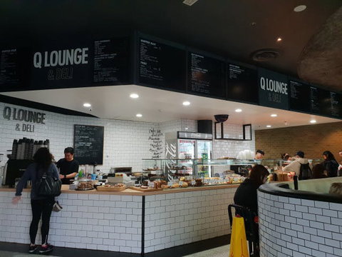 Q Lounge And Deli - Hotel Gold Coast 0